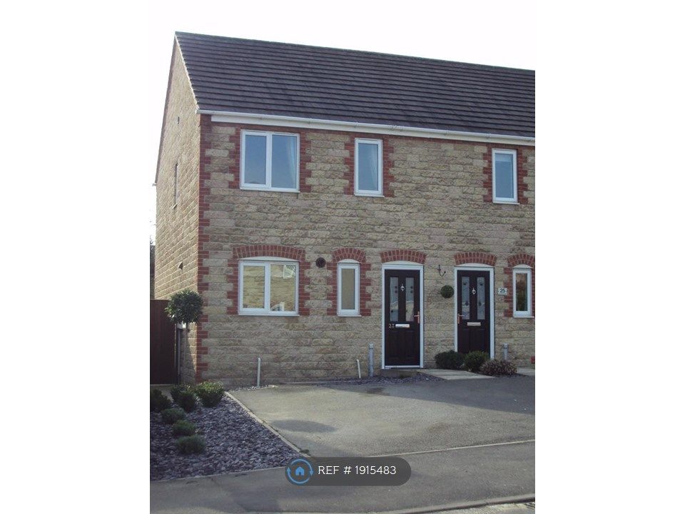 3 bed semidetached house to rent in Cropton Road, Royston, Barnsley