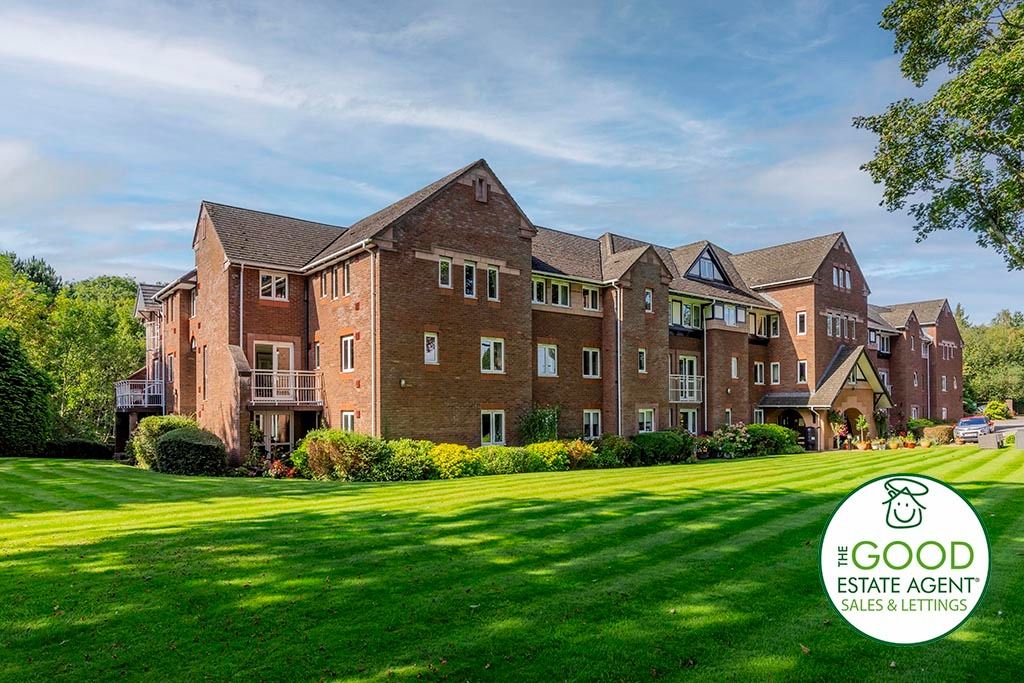 2 bed flat for sale in Queen Anne Court, Wilmslow SK9, £160,000 Zoopla