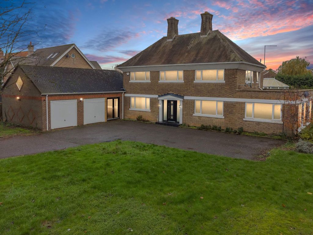 6 bed detached house for sale in London Road, Yaxley PE7, £875,000 Zoopla