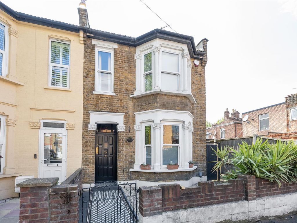 4 bed end terrace house for sale in Millicent Road, London E10, £