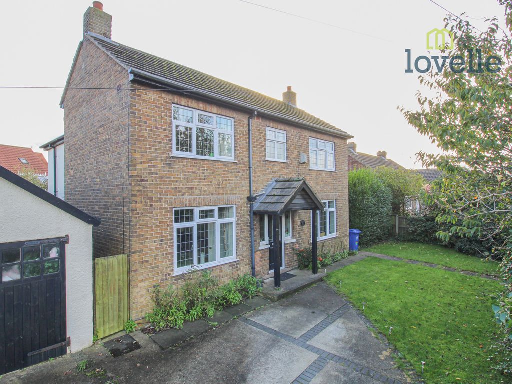 4 bed detached house for sale in Station Road, Stallingborough DN41, £