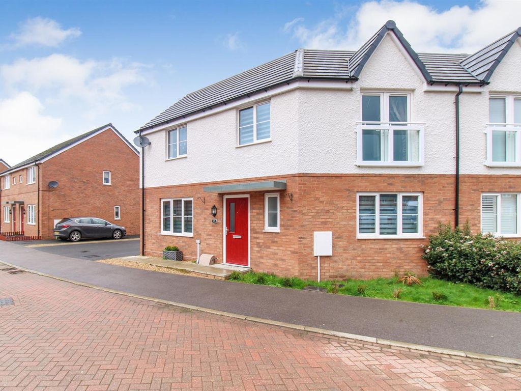 3 bed semidetached house for sale in Oak Wood Drive, Corby NN18 Zoopla