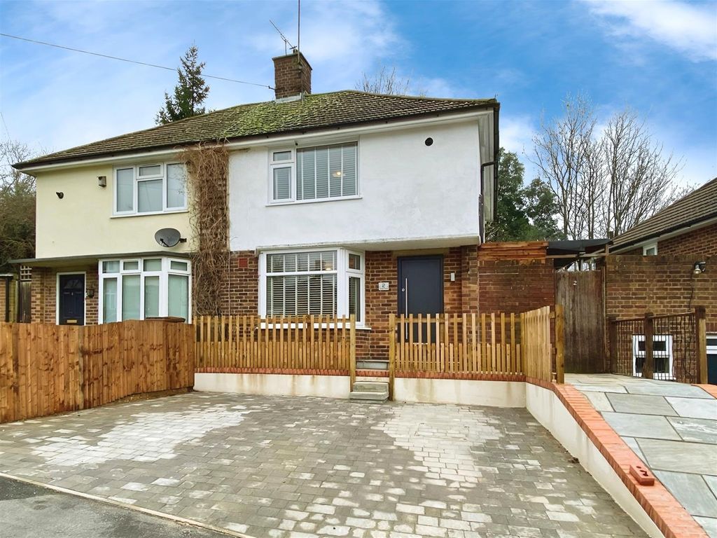 2 bed property for sale in Wake Road, Rochester ME1, £290,000 Zoopla