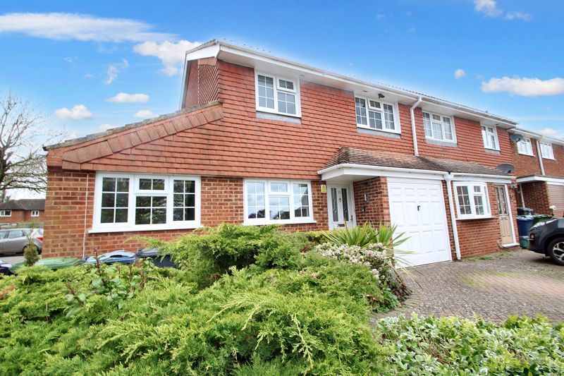 3 bed end terrace house for sale in Selwood Way, Downley, High Wycombe ...