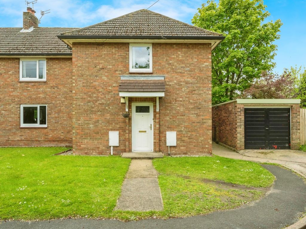 4 bed semidetached house for sale in Larch Square, Auckley, Doncaster