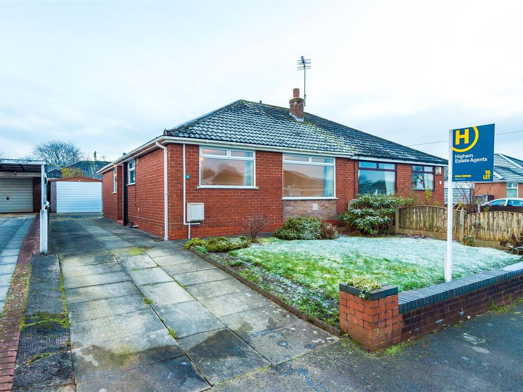 2 bed semidetached bungalow to rent in Oakdale Drive, Tyldesley