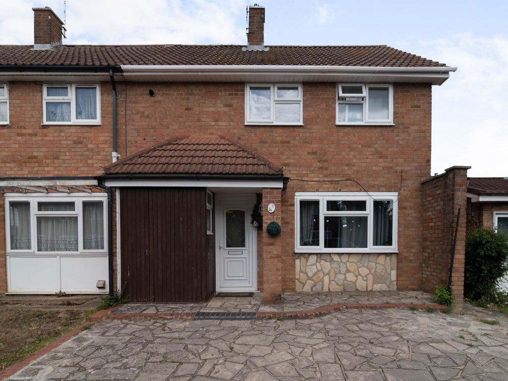 2 bed end terrace house for sale in Bonnygate, Basildon SS14, £300,000 Zoopla