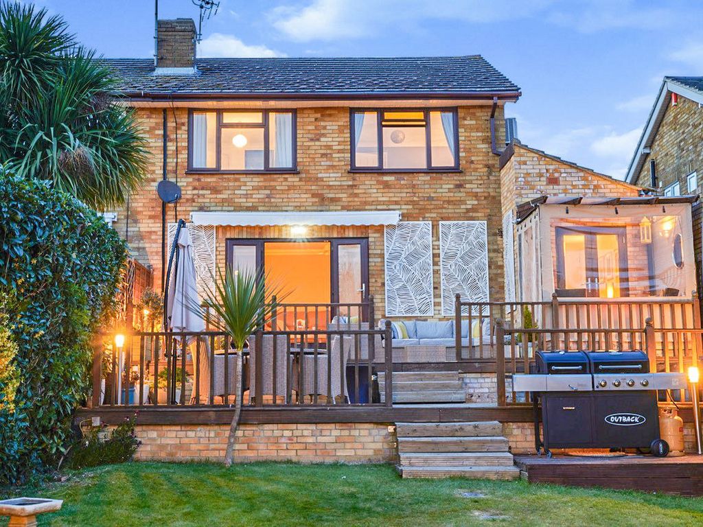 4 bed semidetached house for sale in Eastwood Road, Rayleigh SS6 Zoopla