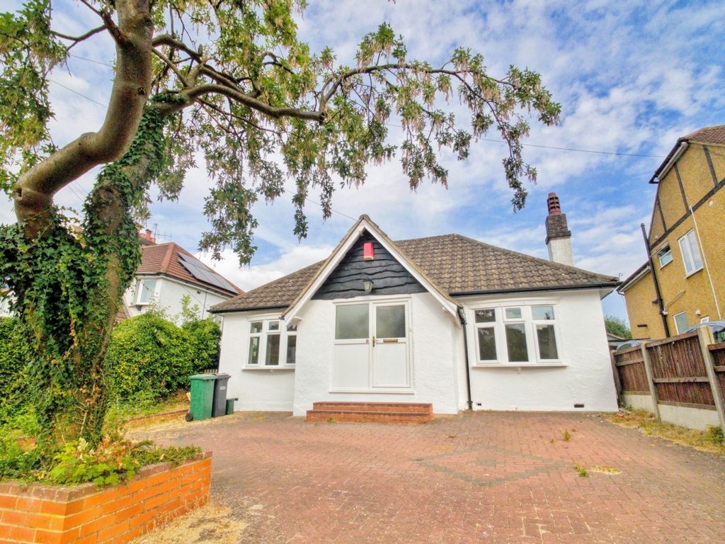 3 bed bungalow for sale in Church Lane Avenue, Coulsdon CR5 Zoopla