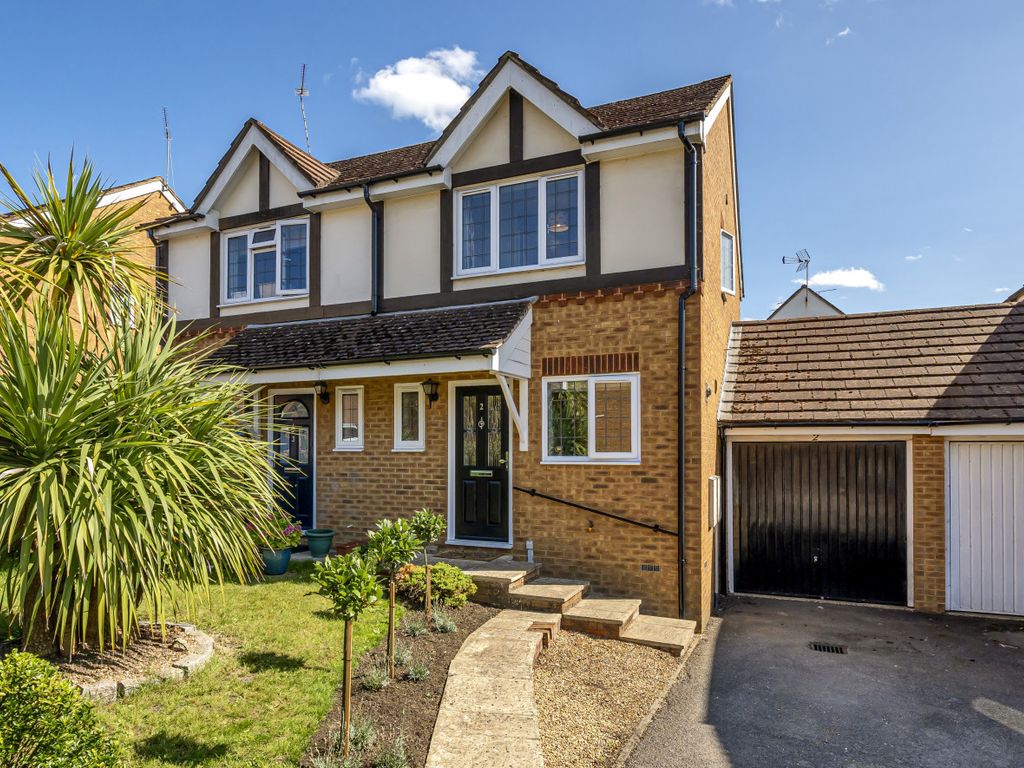 2 bed semidetached house for sale in Devonshire Place, Aldershot