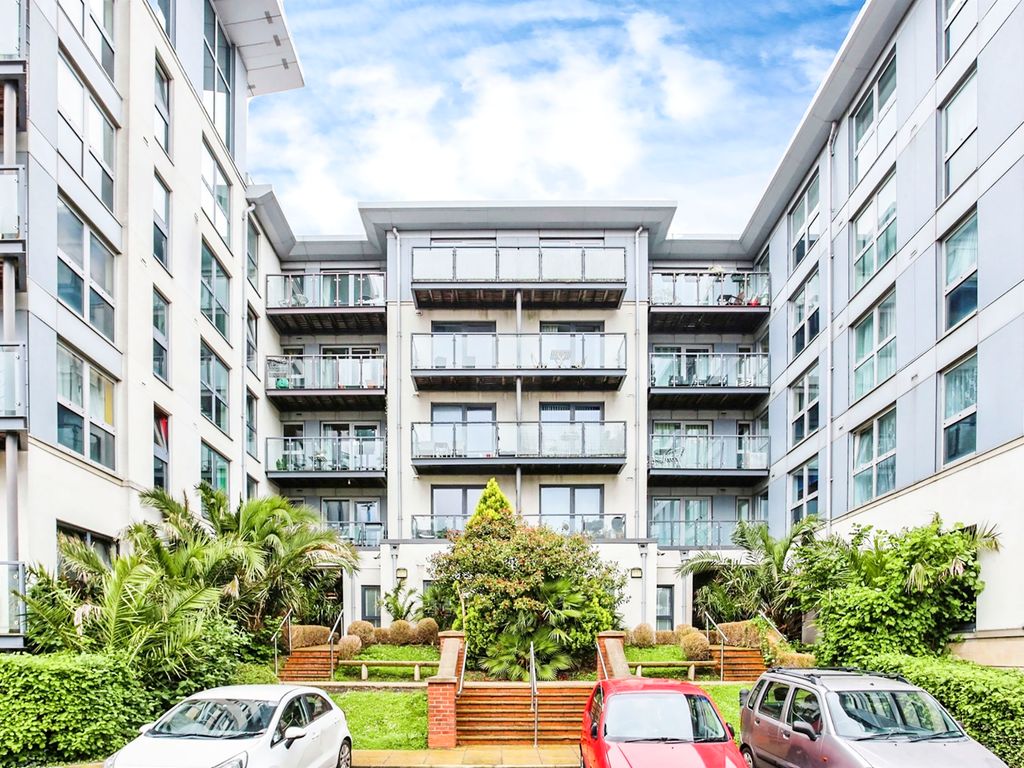 2 bed flat for sale in Mckenzie Court, Maidstone ME14, £210,000 Zoopla