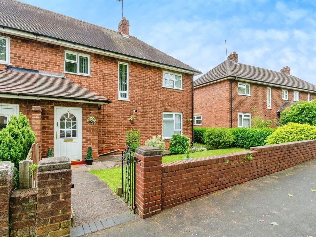 3 bed semidetached house for sale in The Oval, Wednesbury WS10, £