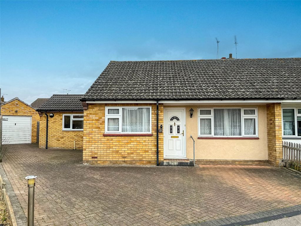 2 bed bungalow for sale in Linden Close, Lawford, Manningtree, Essex