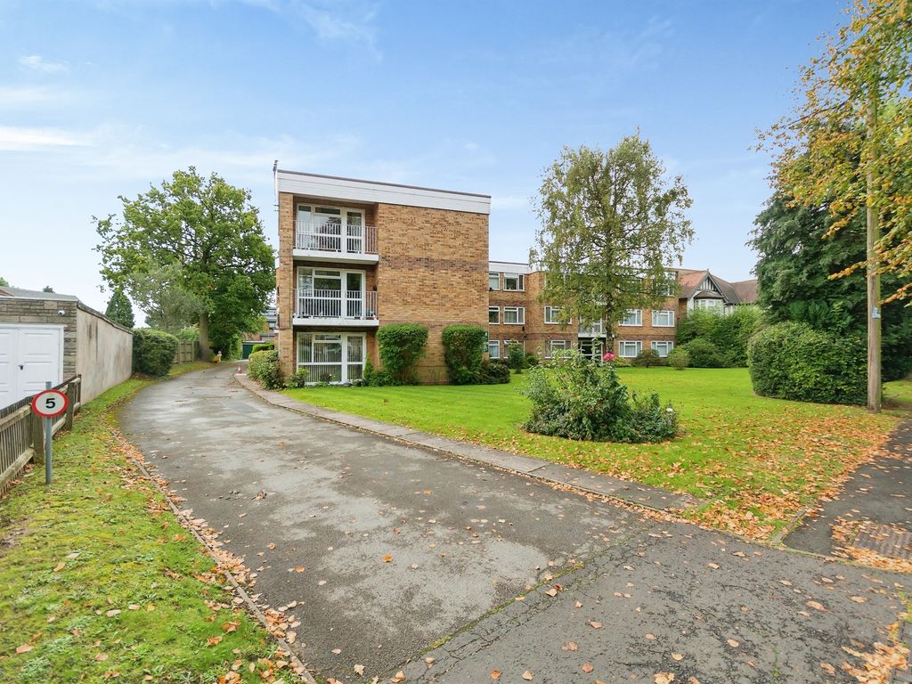 2 bed flat for sale in Scribers Lane, Hall Green, Birmingham B28, £