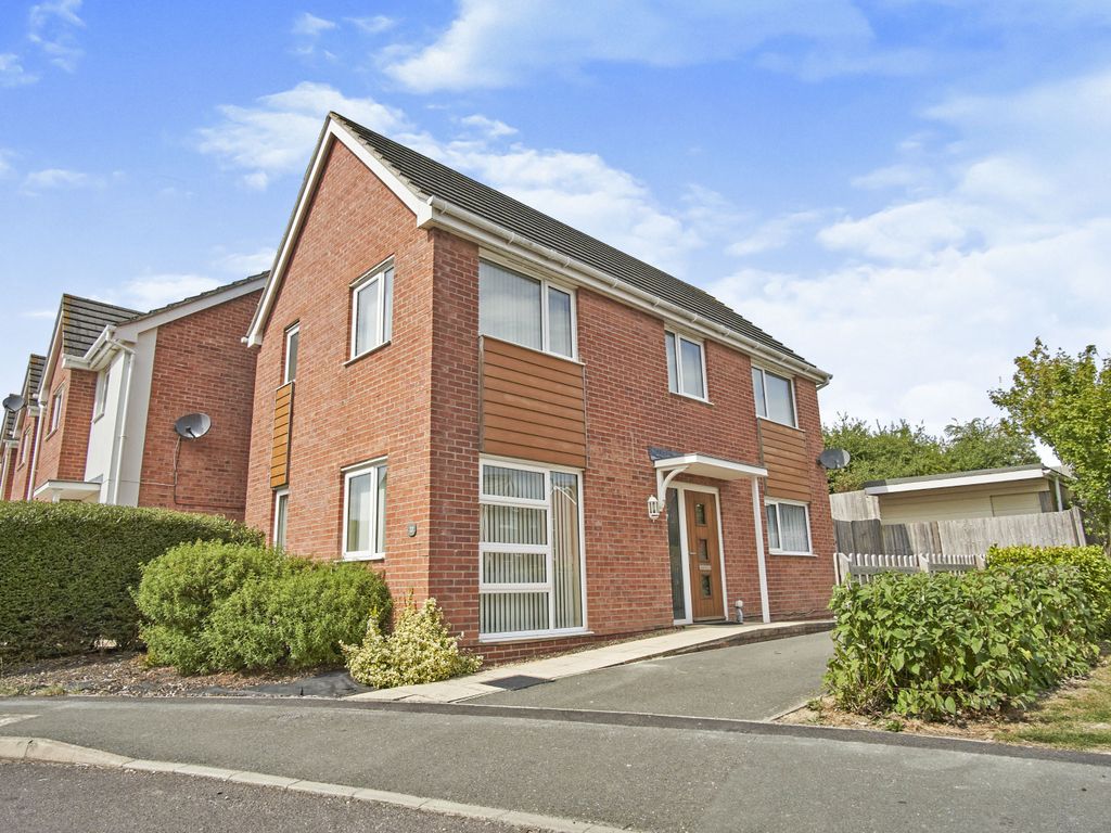 3 bed detached house for sale in Beauchamp Drive, Newport PO30 Zoopla