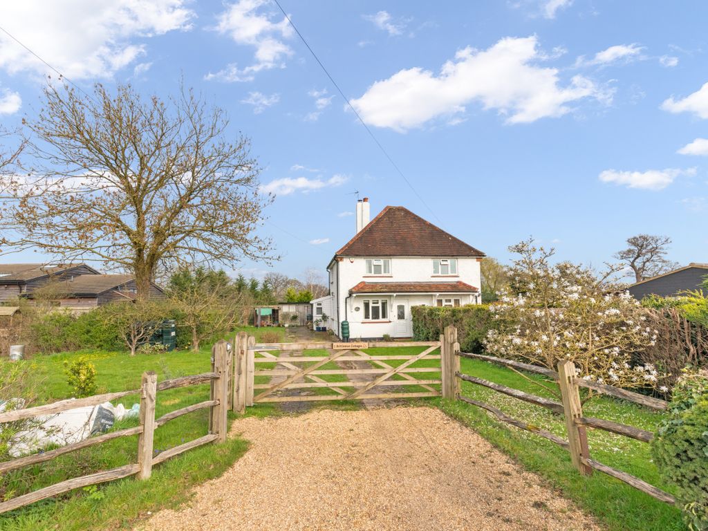 2 bed semidetached house for sale in Norwood Hill Road, Charlwood