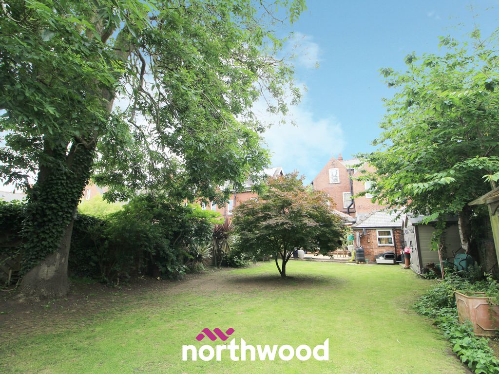 6 bed detached house for sale in Avenue Road, Doncaster, Doncaster DN2