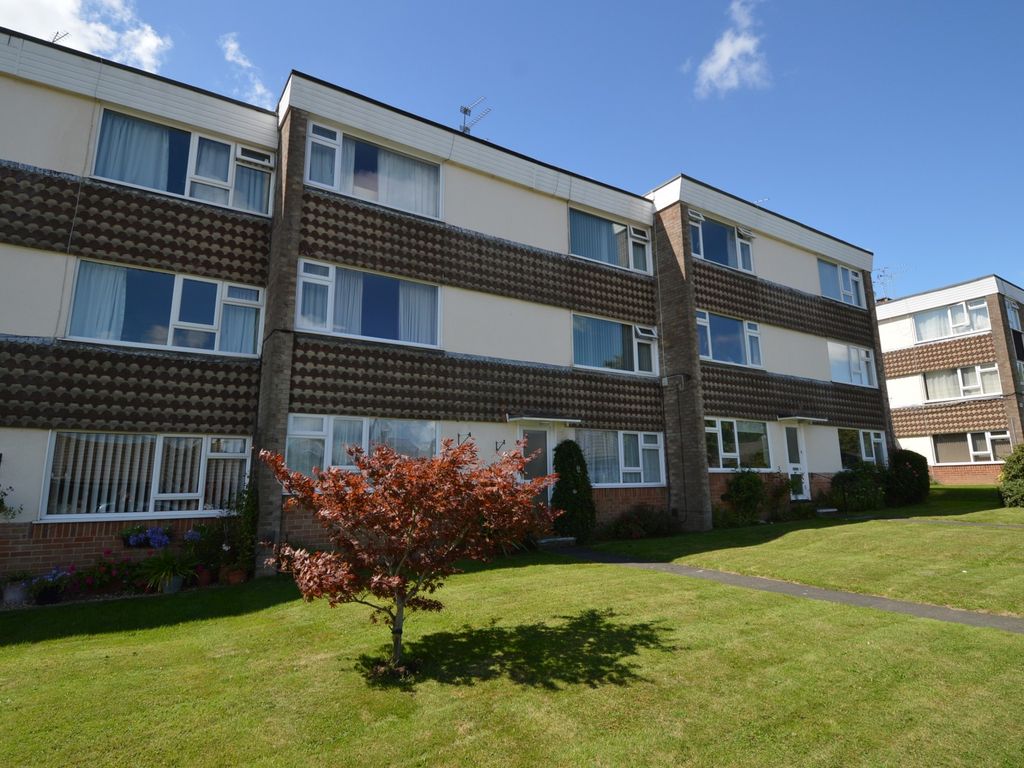 2 bed flat to rent in Winton Court, Petersfield GU32 Zoopla