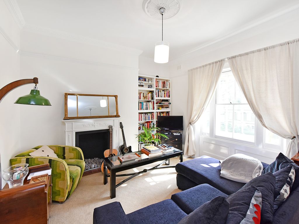 2 bed flat to rent in Victoria Park Road, Victoria Park E9 Zoopla