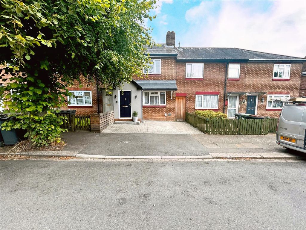 2 bed property for sale in Derwent Road, Luton LU2, £290,000 Zoopla