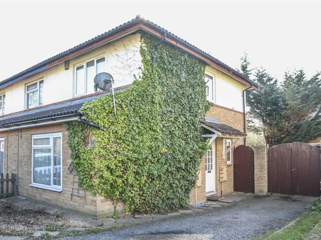 2 bed semidetached house to rent in Wimbledon Place, Bradwell Common