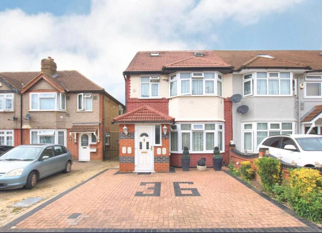End terrace house for sale in Berkeley Avenue, Hounslow TW4 Zoopla
