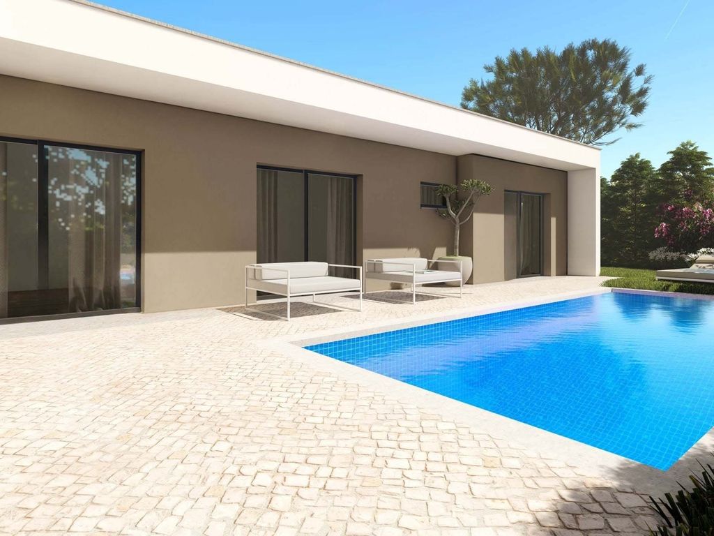 3 bed villa for sale in Nazaré, Famalicão, Nazaré Silver Coast, £