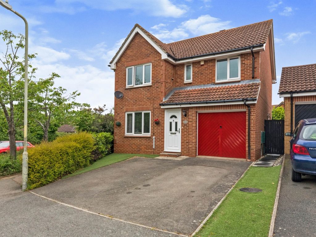 4 bed detached house for sale in Bridleway Lane, Kingsnorth, Ashford