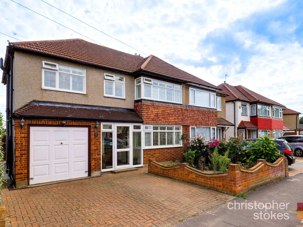 4 bed semidetached house for sale in Debenham Road, Flamstead End