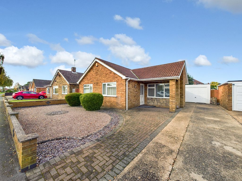 3 bed detached bungalow for sale in Kinder Avenue, North Hykeham