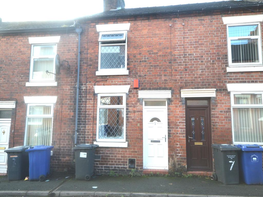 2 bed property to rent in John Street, NewcastleUnderLyme ST5, £650