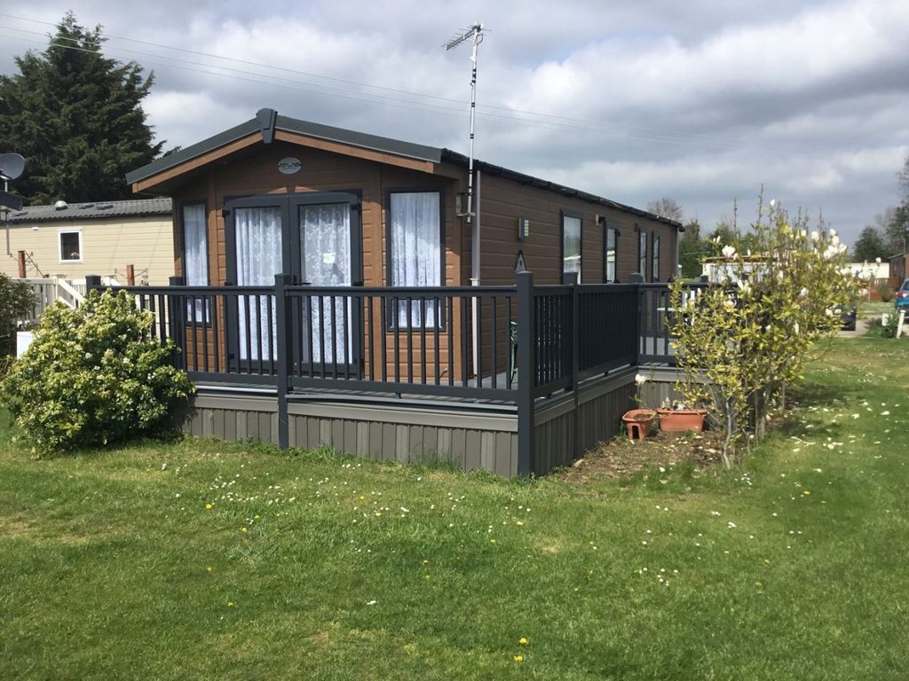 2 bed property for sale in Straight Road, East Bergholt, Colchester CO7