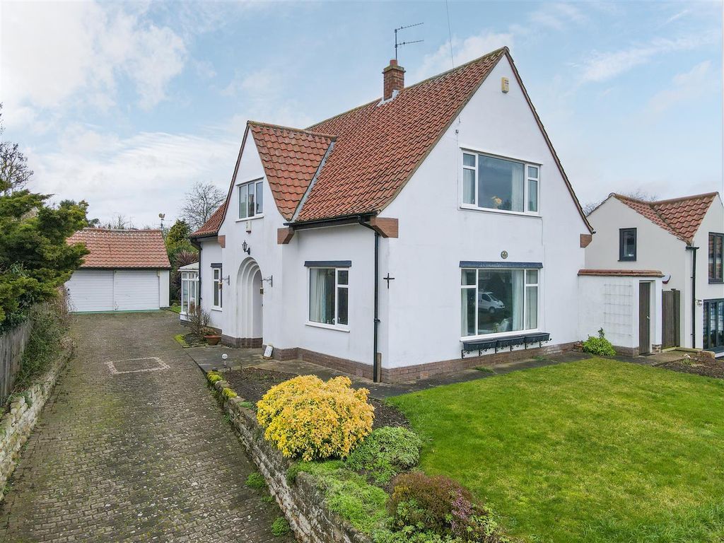 3 bed detached house for sale in Radcliffe Road, Cropwell Butler