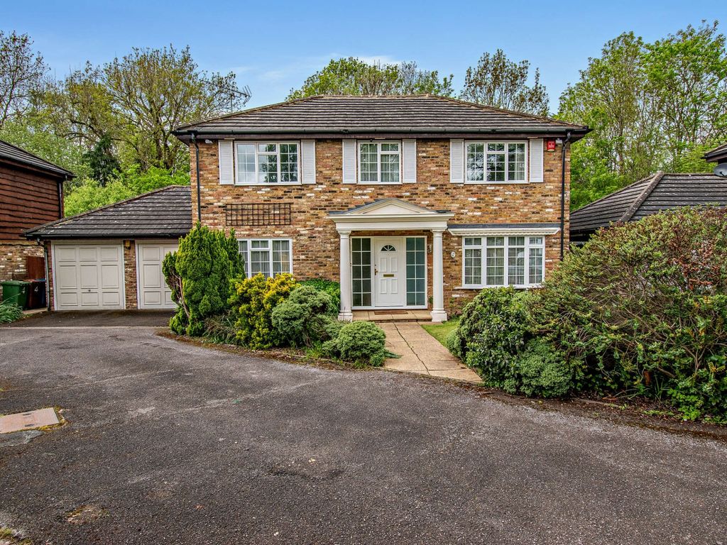 4 bed detached house for sale in Lawn Vale, Pinner HA5 Zoopla