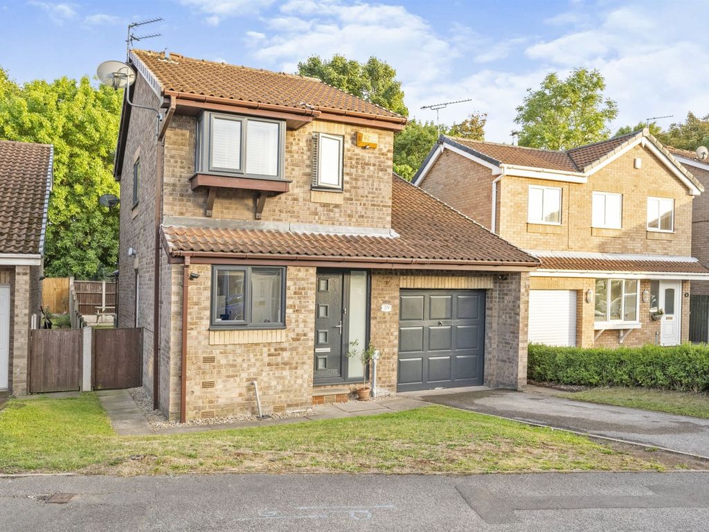 3 bed detached house for sale in Meadow Croft, Edenthorpe, Doncaster