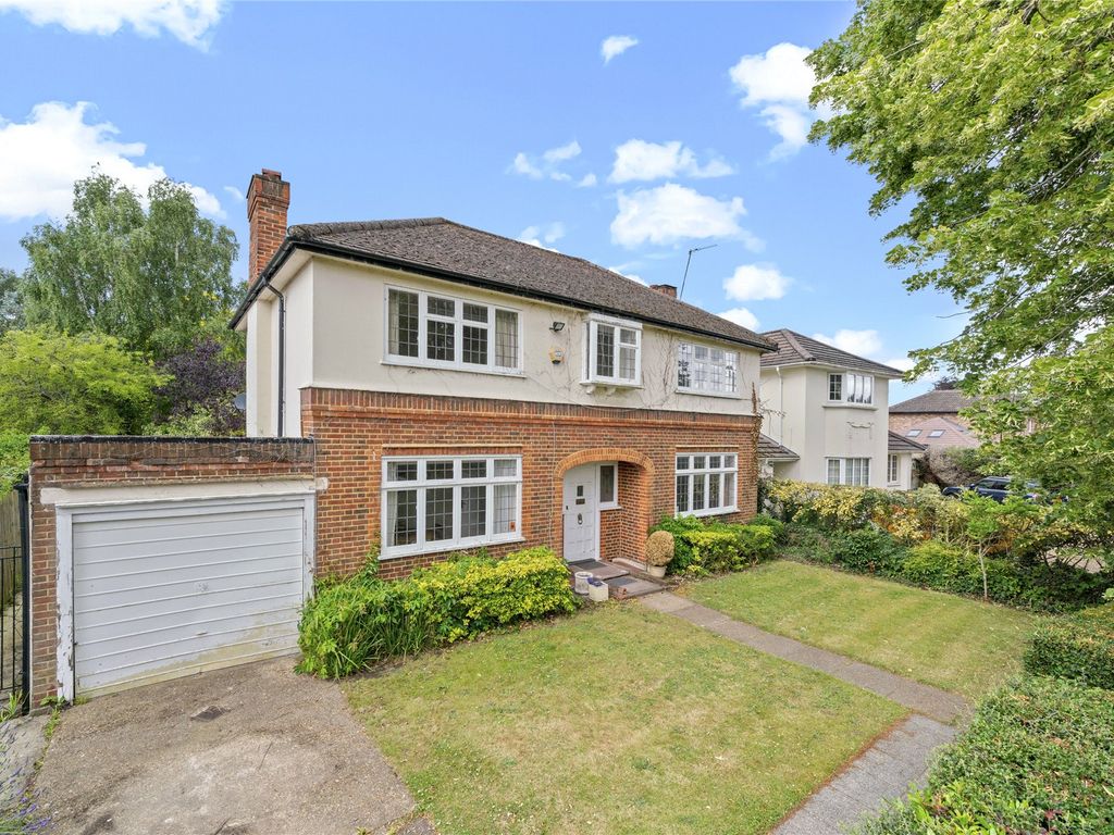 3 bed detached house for sale in Parkwood Avenue, Esher, Surrey KT10, £