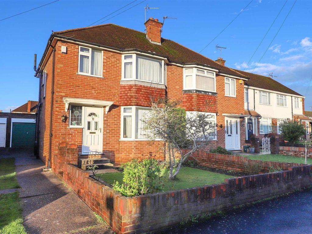 Saxon Close, Hillingdon UB8  