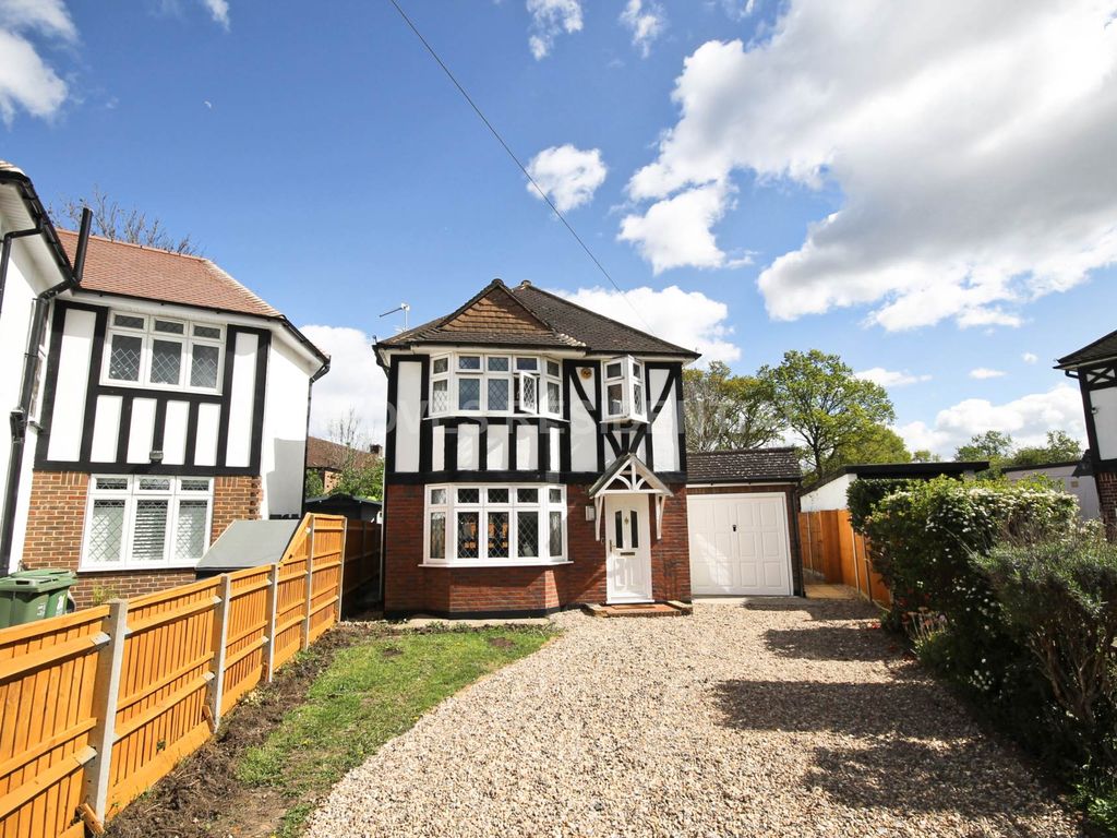 4 bed detached house to rent in Ely Close, New Malden KT3, £3,100 pcm