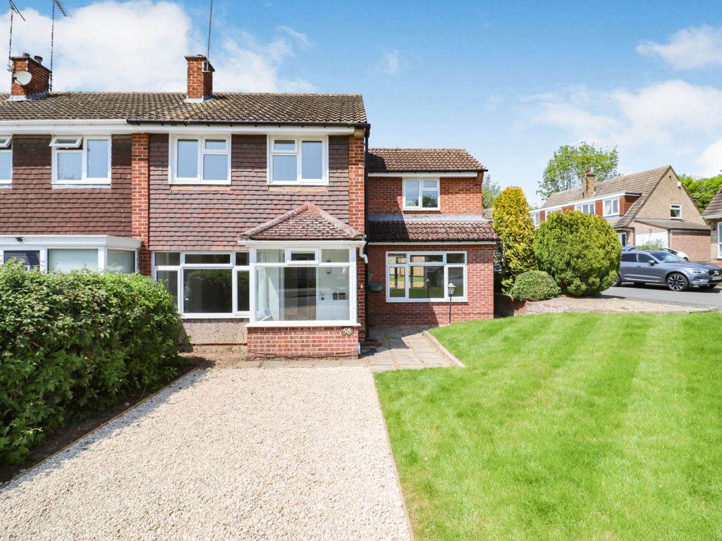 4 bed end terrace house for sale in Pantolf Place, Newbold On Avon