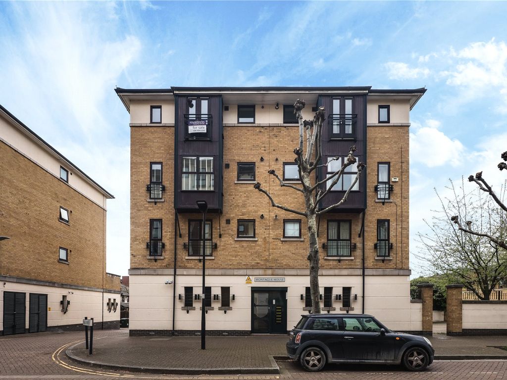 2 bed flat to rent in Montague House, 10 Wesley Avenue, Royal Docks, London E16 Zoopla
