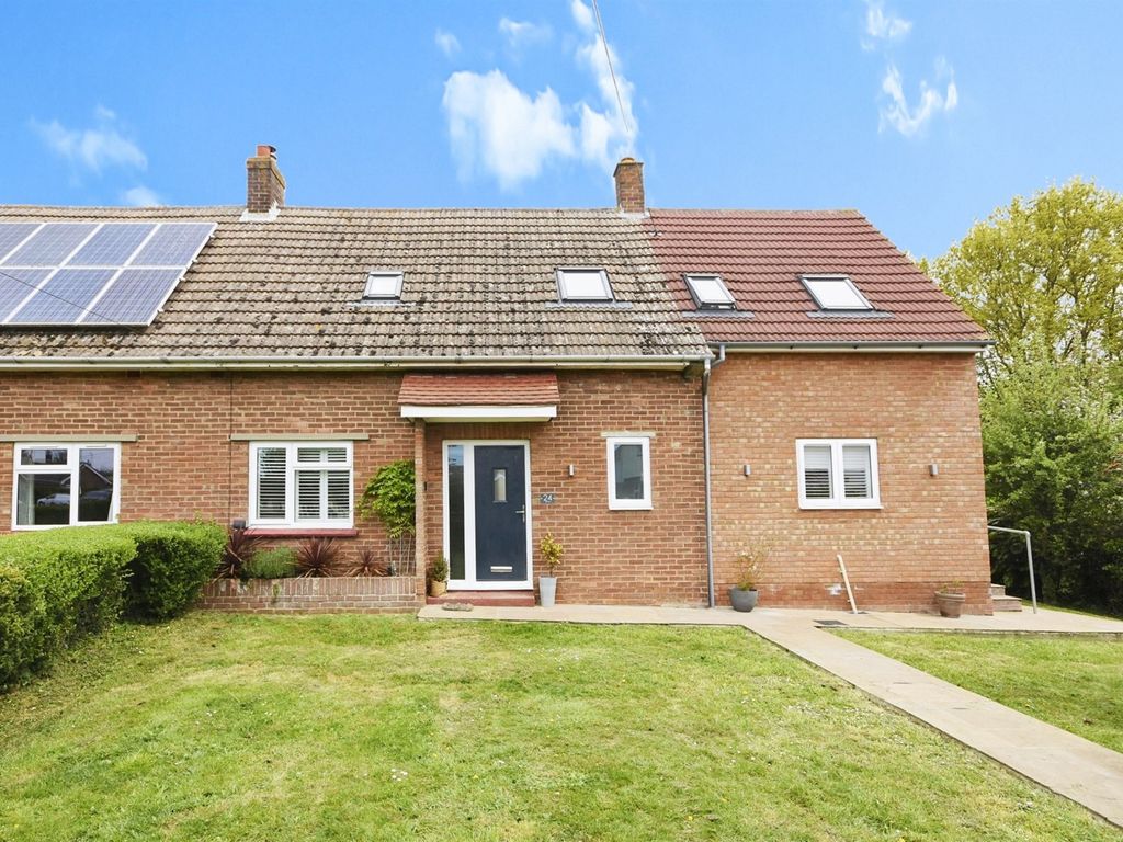 3 bed semidetached house for sale in Sarcel, Stisted, Braintree CM77