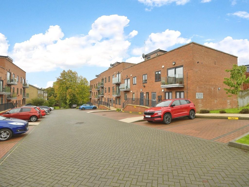 1 bed flat for sale in Green Oak House, Lemont Road Sheffield S17, £