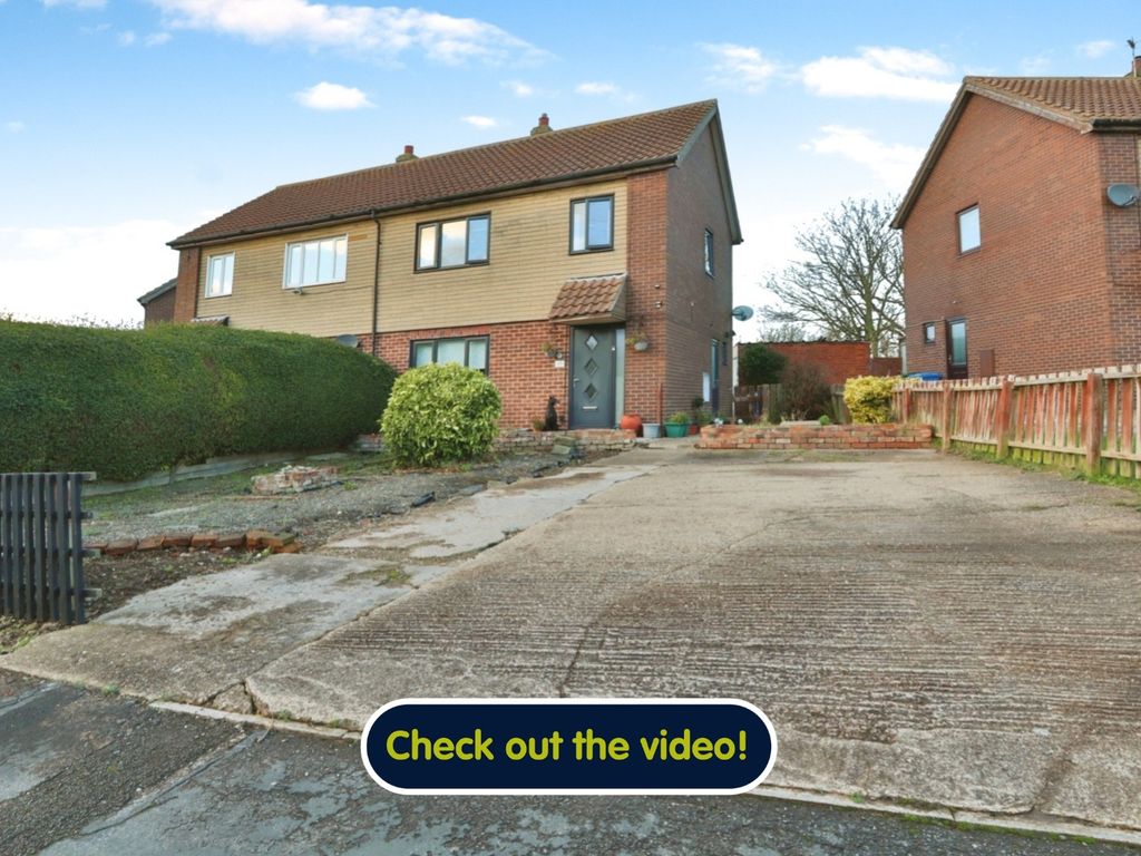 3 bed semidetached house for sale in Turmarr Villas, Easington, Hull