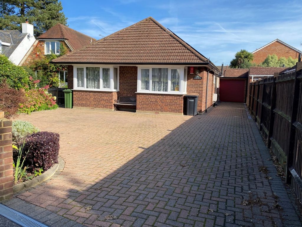 3 bed detached house for sale in Blays Lane, Englefield Green, Egham, Surrey TW20, £675,000 Zoopla