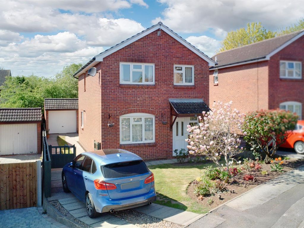 4 bed detached house for sale in Jasmine Close, Beeston, Nottingham NG9