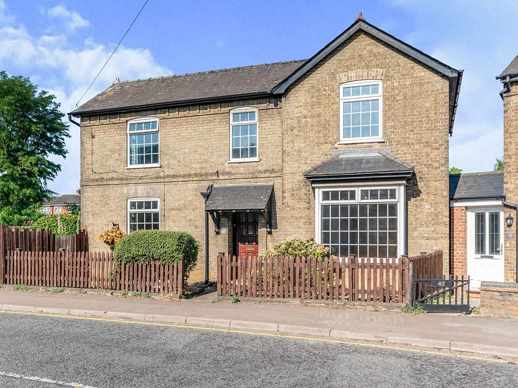 3 bed detached house for sale in Grove Road, Hitchin, Hertfordshire SG5