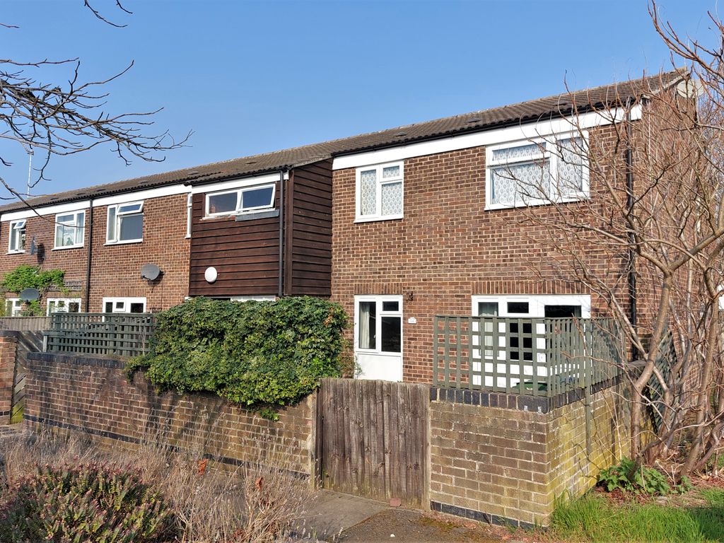 2 bed flat for sale in Queens Court Ride, Cobham, Surrey KT11 Zoopla