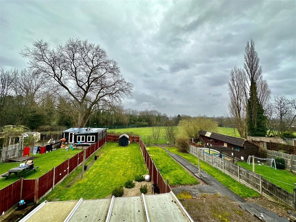 3 bed semidetached house for sale in Winstanley Drive, Leicester LE3