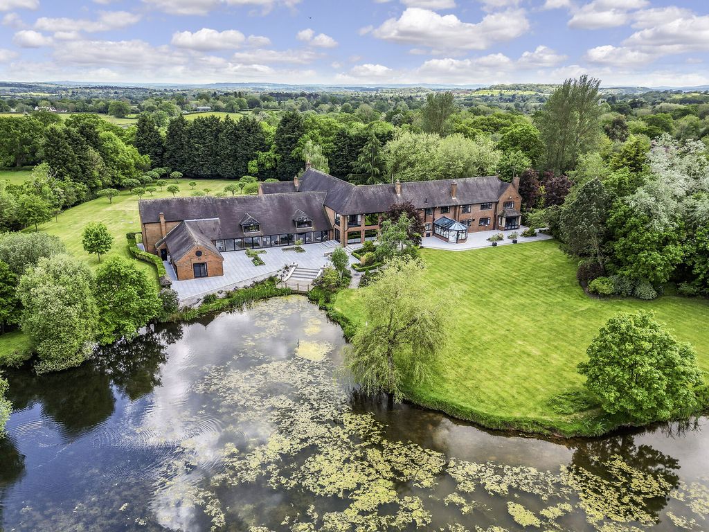 6 bed detached house for sale in Gentlemans Lane, HenleyInArden B95