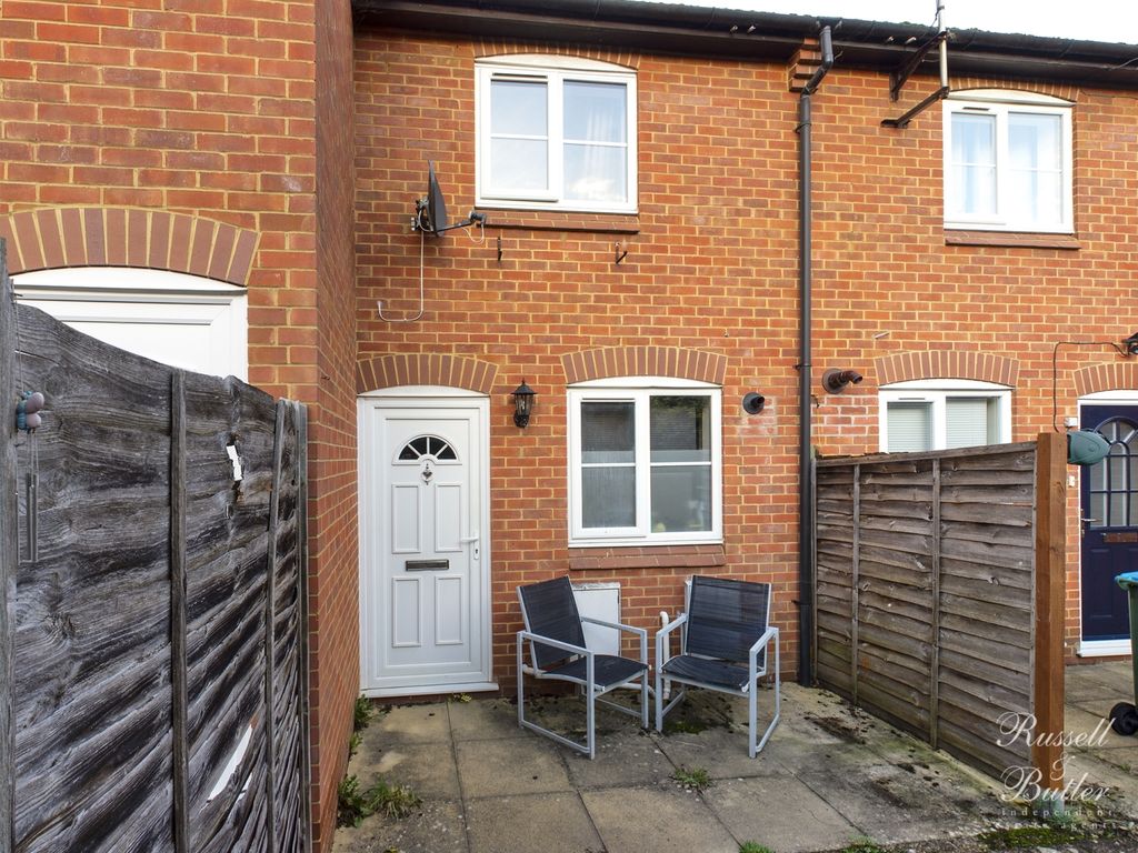 Chestnut Cottages, Mitre St, Buckingham MK18  